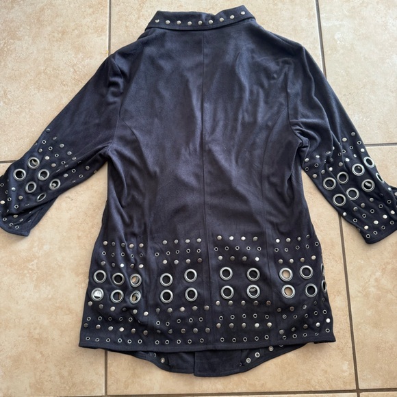 Grommet studded light jacket - Picture 2 of 5
